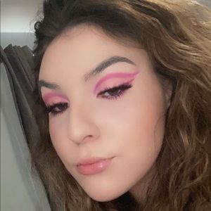 Meet your Posher, Emina